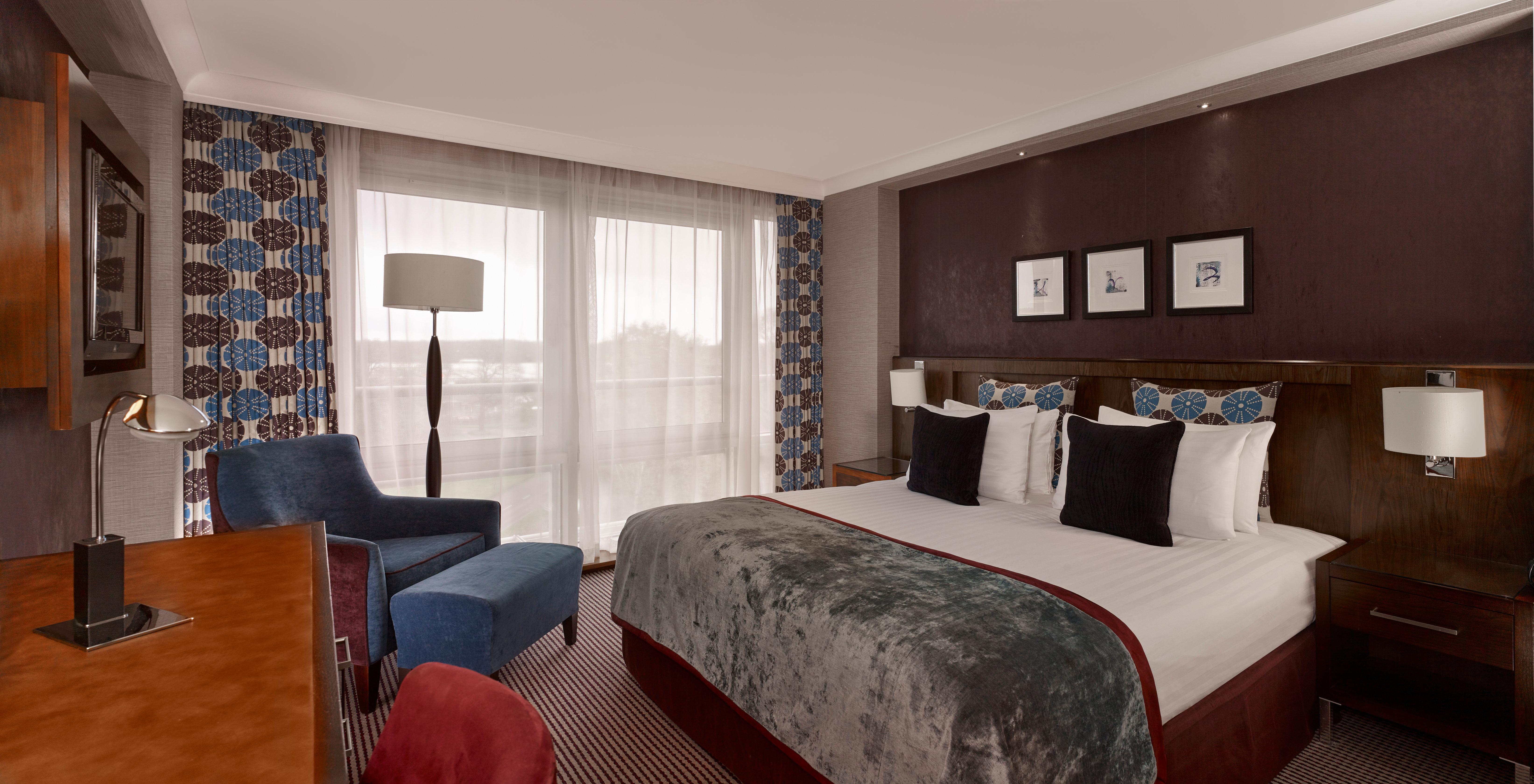 Отель Crowne Plaza London - Gatwick Airport By Ihg Кролей Экстерьер фото