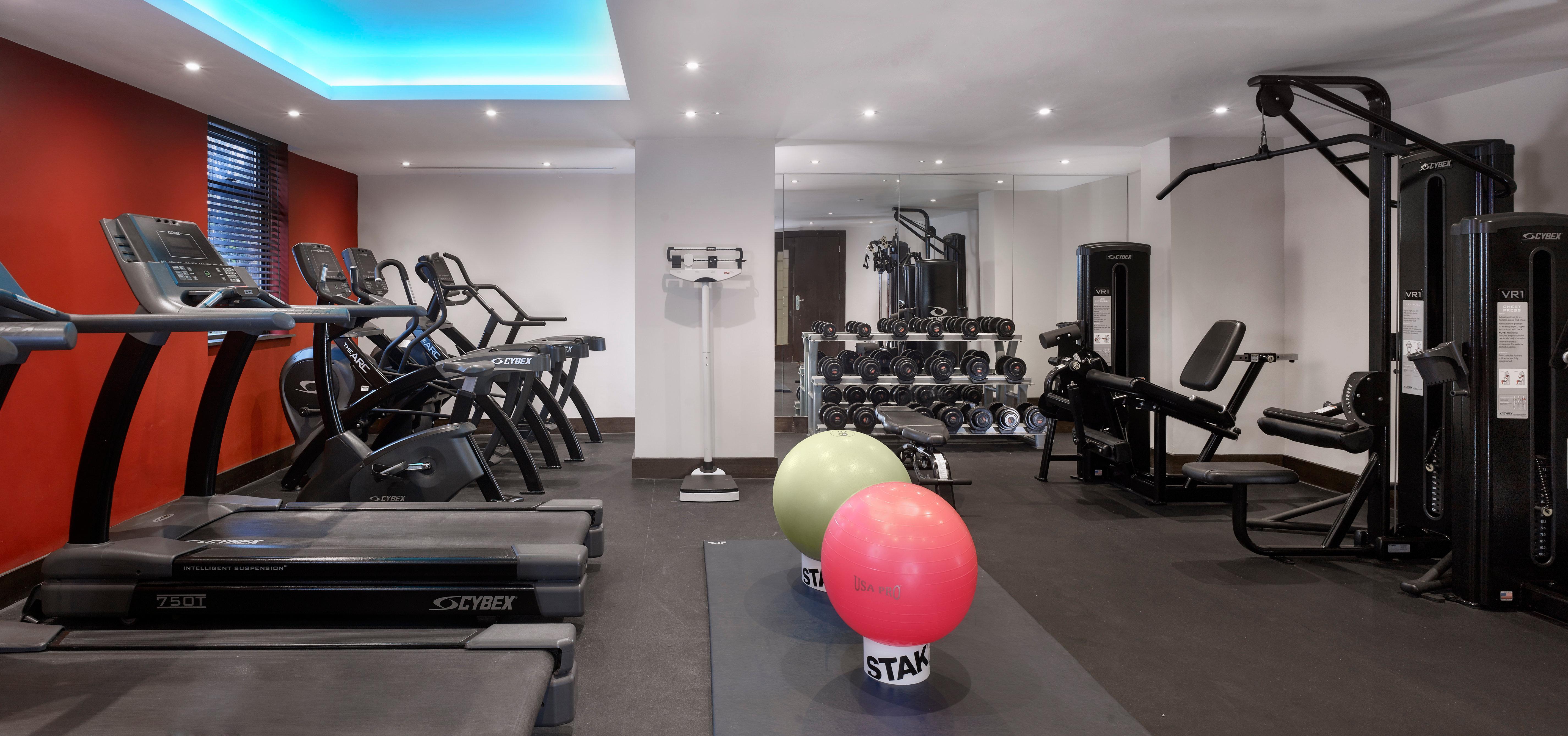 Отель Crowne Plaza London - Gatwick Airport By Ihg Кролей Экстерьер фото