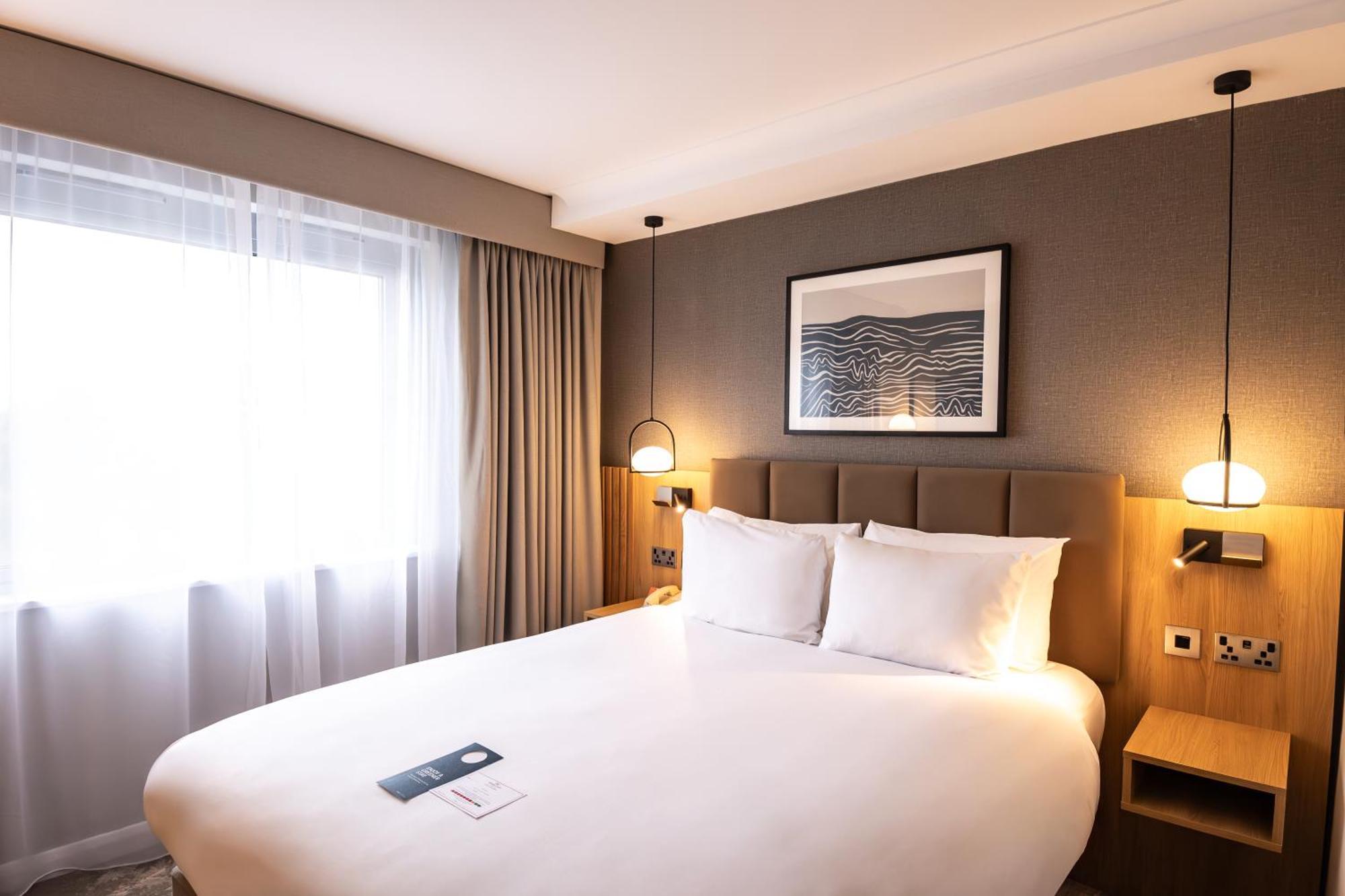 Отель Crowne Plaza London - Gatwick Airport By Ihg Кролей Экстерьер фото
