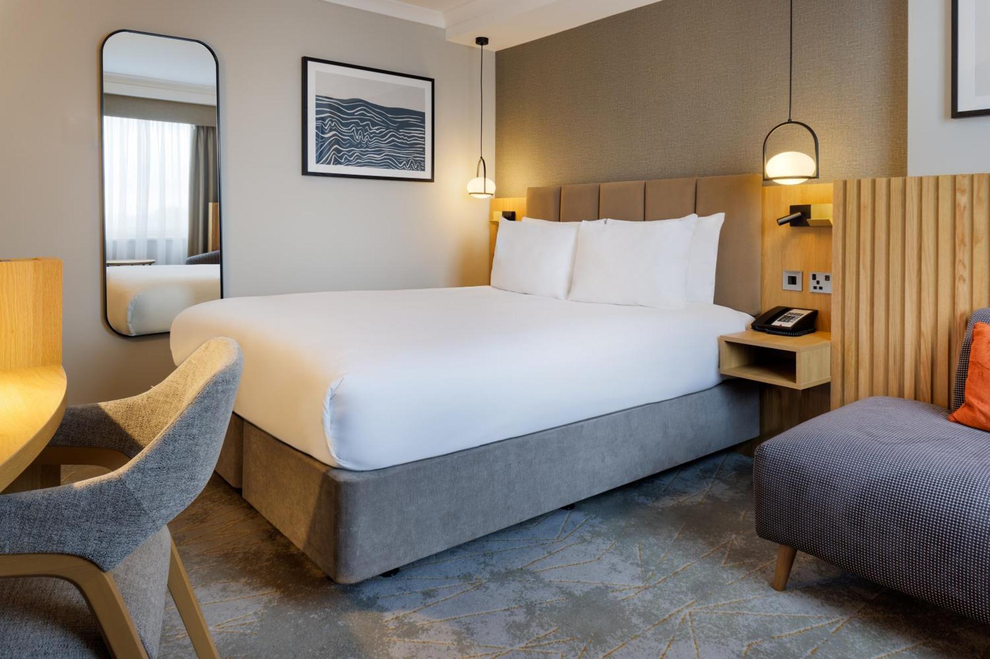 Отель Crowne Plaza London - Gatwick Airport By Ihg Кролей Экстерьер фото